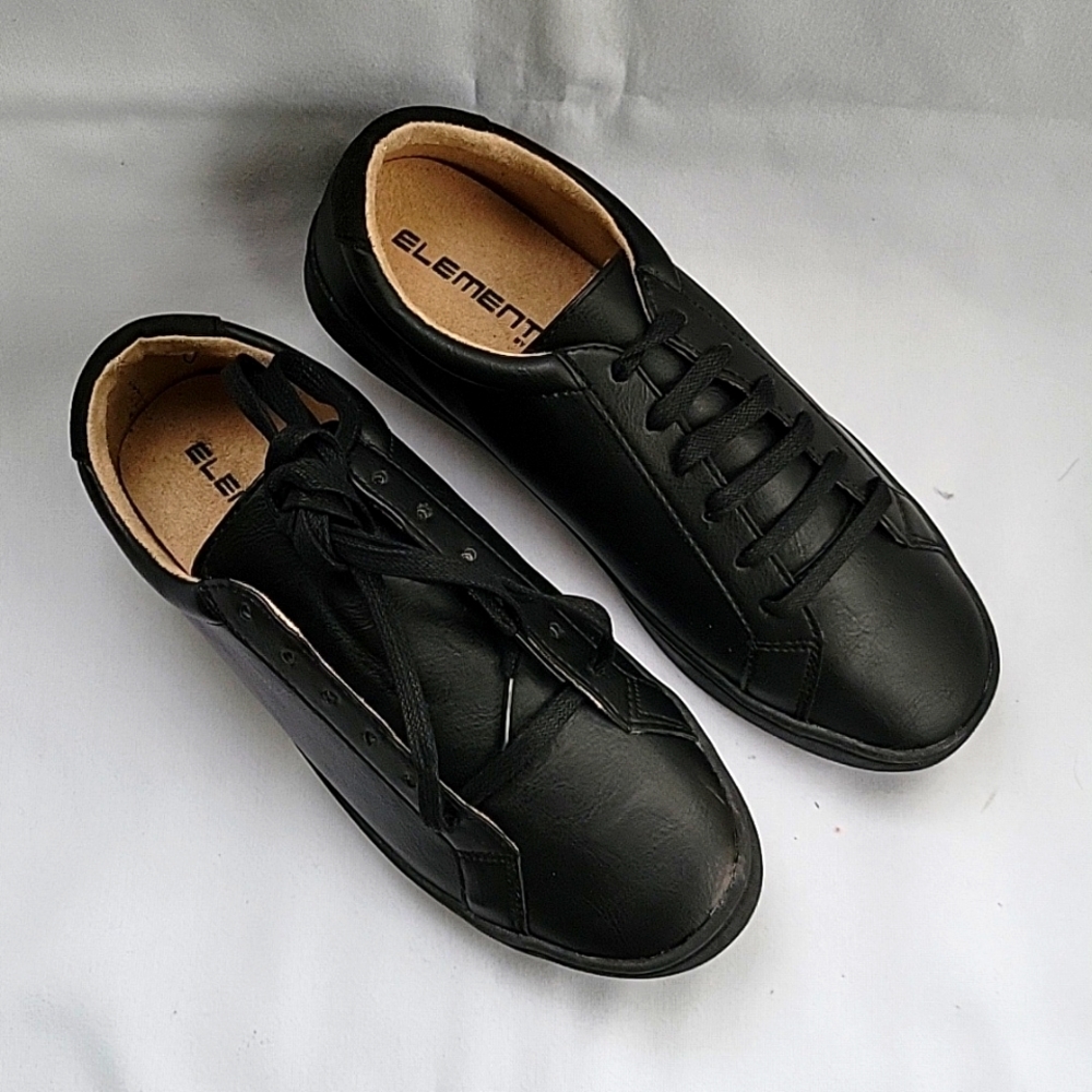 NIB Elements by Nina Boys black shoes - Size 5 Youth/Big Boy